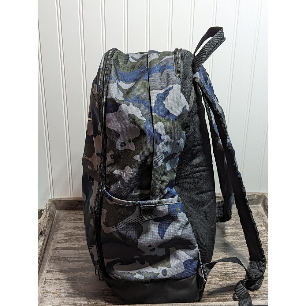 Nike Camo Backpack With Comfort Straps - Picture 7 of 9